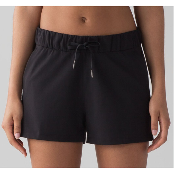 lululemon black on the fly shorts 6 - Picture 1 of 4